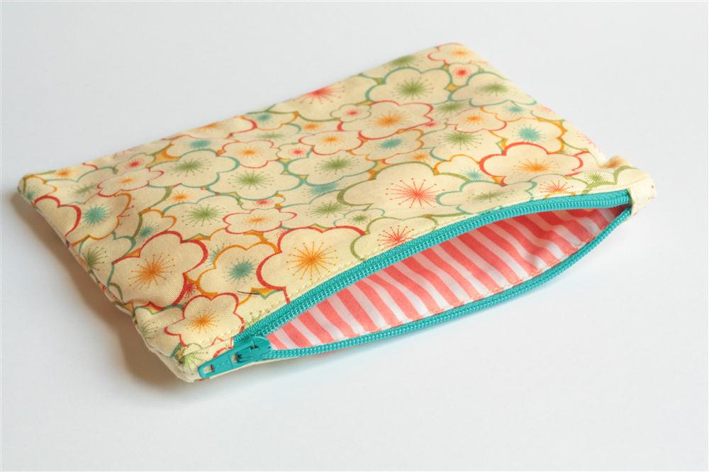 Zipper Pouch - Pretty Floral Outline With Turquoise Zipper